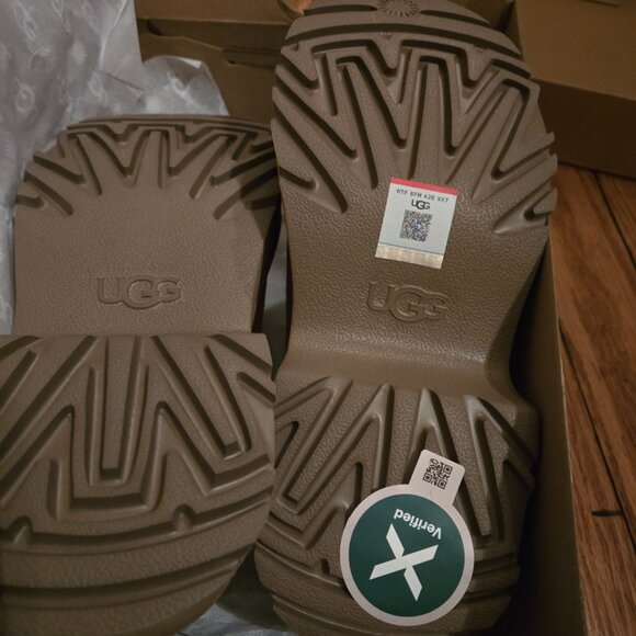 UGG New Heights Clog 6 - Picture 4 of 7